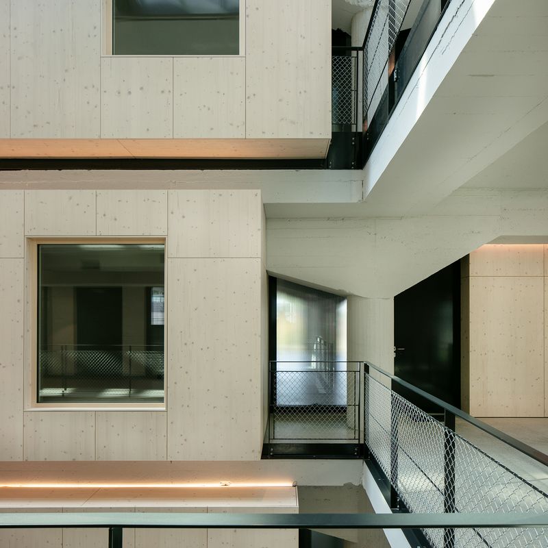 Creative Factory Renens – Vue sur les entrées des appartements – Bauart / Yves André